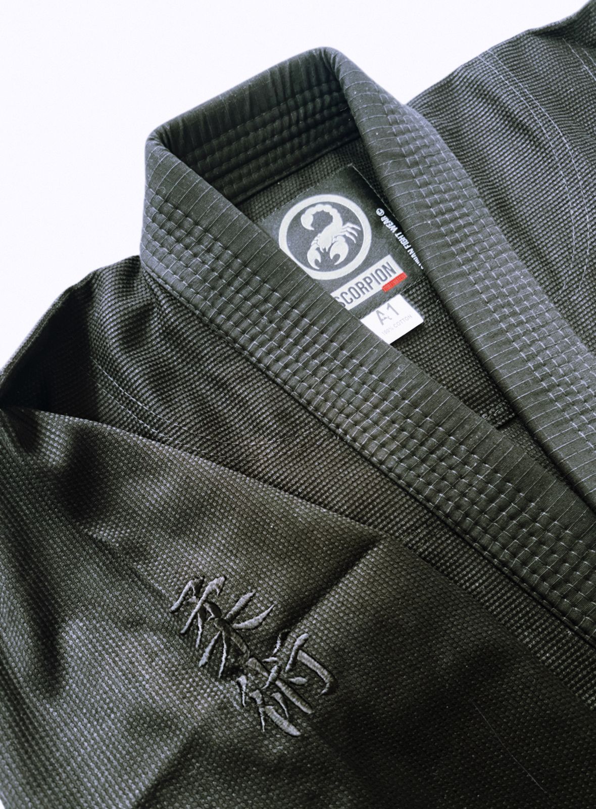 Kimono Jiu-Jitsu Scorpion Essence Preto